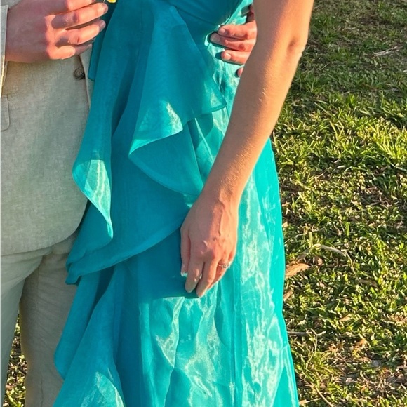 Turquoise Lulus dress - Picture 3 of 3